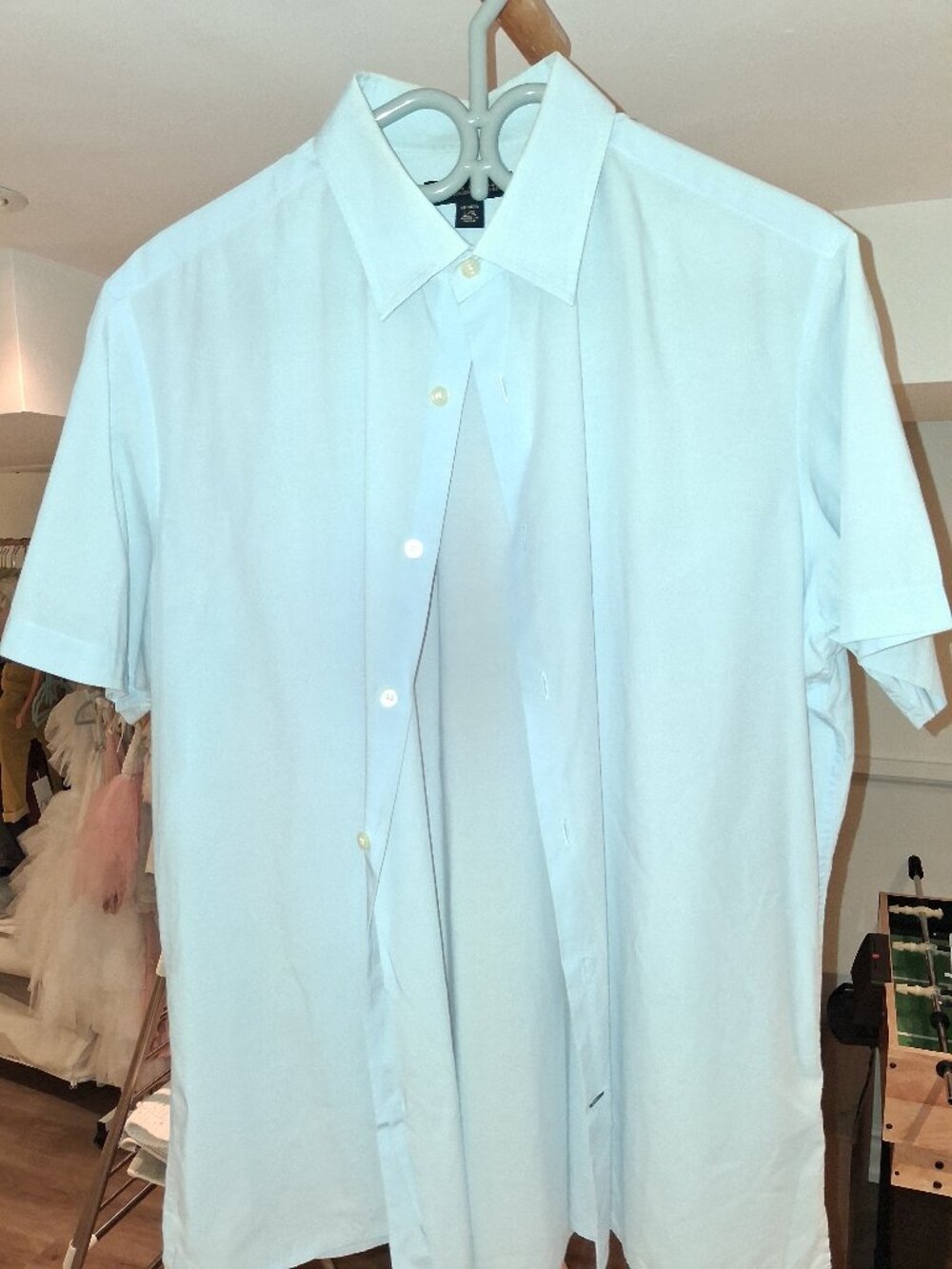 2 short sleeve shirts